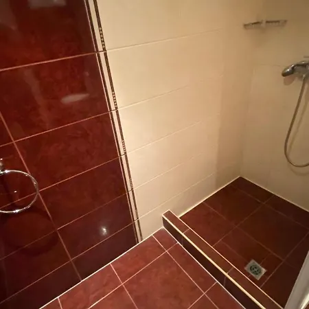 Esperanto 401 Large Sunny Apartment