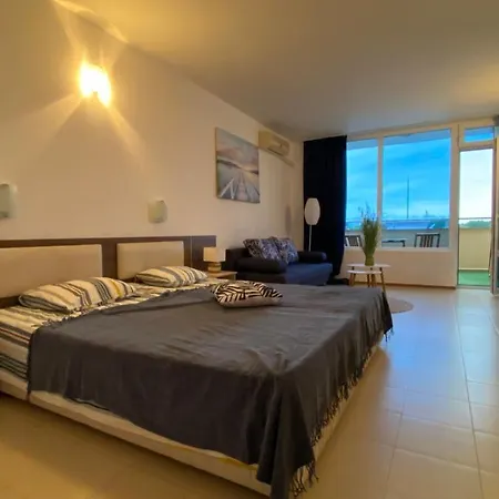 Apartment Esperanto 401 Large Sunny