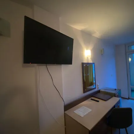 Esperanto 401 Large Sunny Apartment