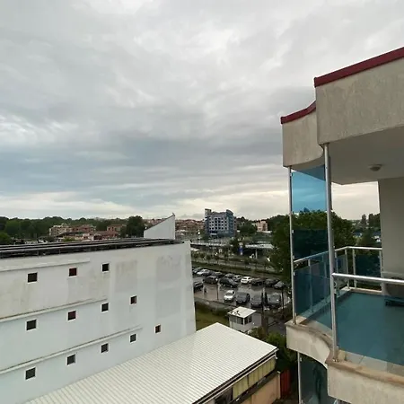 Esperanto 401 Large Sunny Apartment